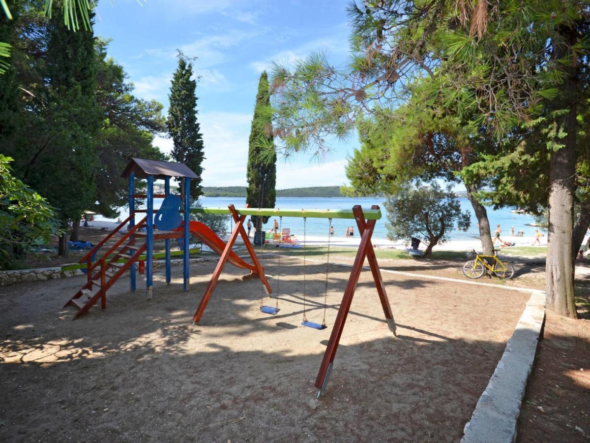 Holiday Home Camp Rozac - TGR215 Trogir Ngoại thất bức ảnh